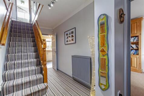 Spacious Entrance Hall