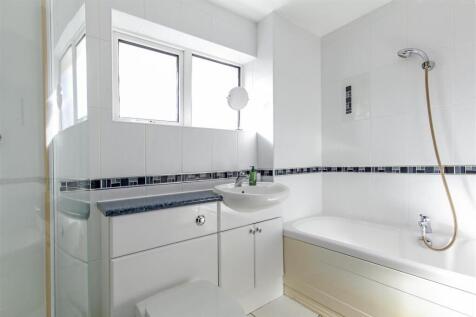 Exquisite Family Bathroom