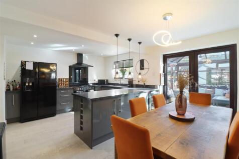Superb Dining Kitchen