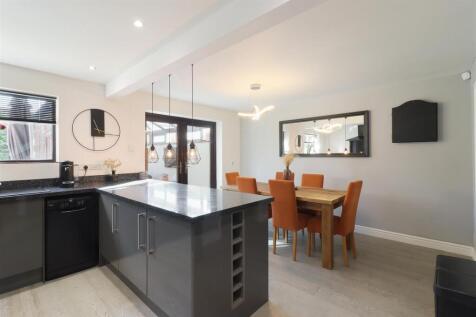 Superb Dining Kitchen