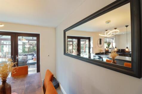 Superb Dining Kitchen