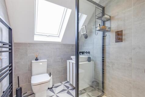 Exquisite En- Suite