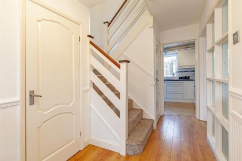 Entrance Hall-2.jpg