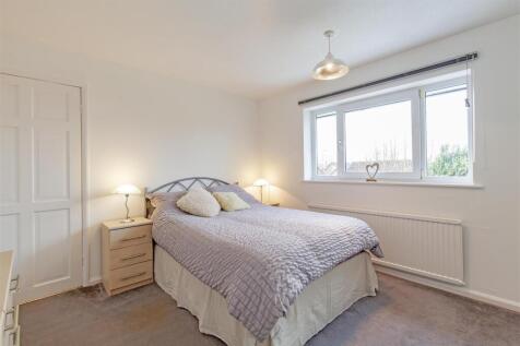 Bedroom 1-2.jpg