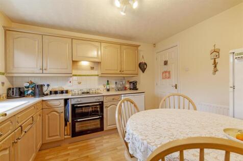 Kitchen/ Breakfast Room