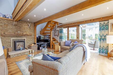 Impressive Vaulted Reception Room