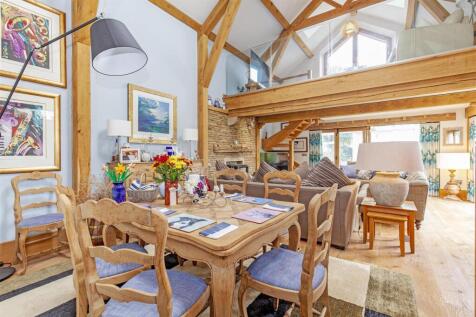 Impressive Vaulted Reception Room