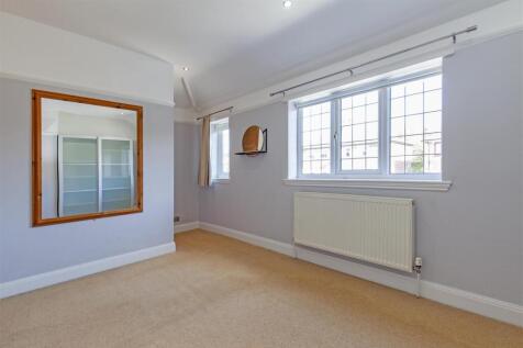 Bedroom 1-4.jpg