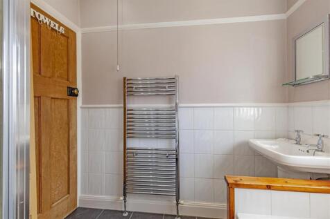 Bathroom-3.jpg