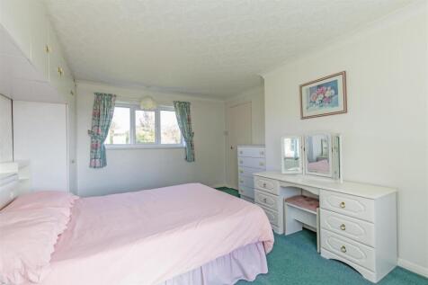 Bedroom 1-3.jpg