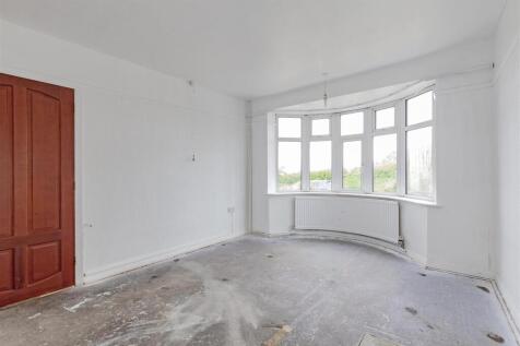 Bedroom 1-2.jpg