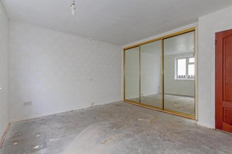 Bedroom 2-2.jpg