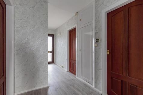 Hallway-1.jpg