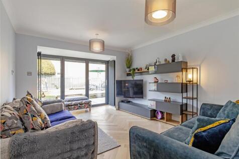 Reception Room-1.jpg