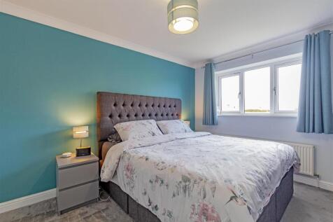 Bedroom 1-1.jpg