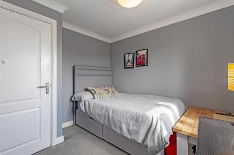 Bedroom 4-2.jpg