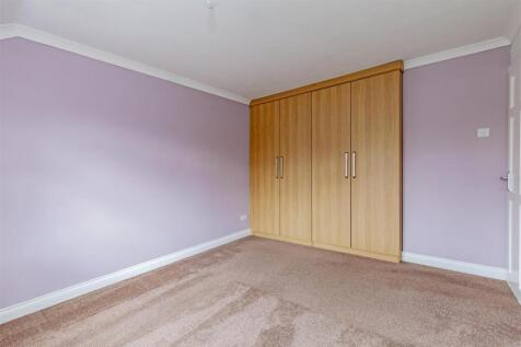 Bedroom 1-2.jpg