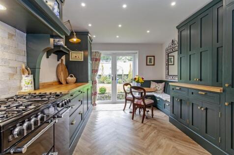 Fabulous Bespoke Dining Kitchen