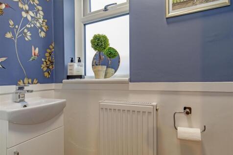 Cloakroom/WC