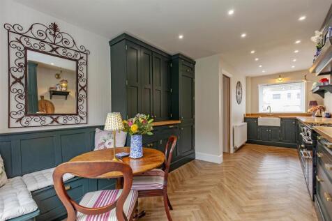 Fabulous Bespoke Dining Kitchen