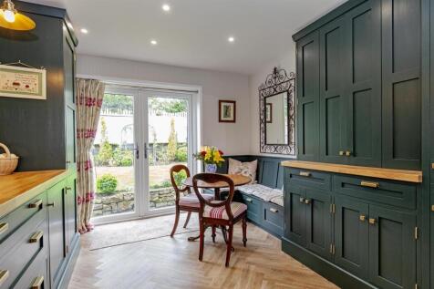 Fabulous Bespoke Dining Kitchen