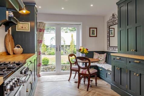 Fabulous Bespoke Dining Kitchen