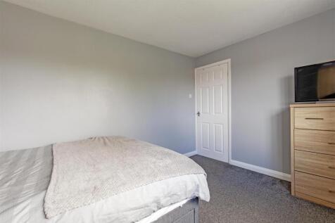 Bedroom 2-2.jpg