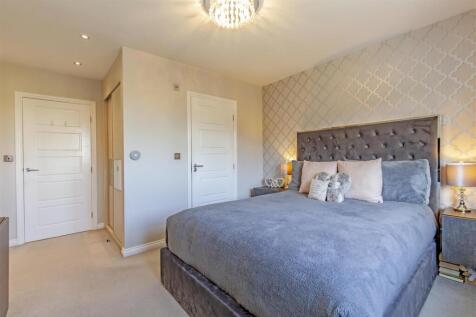 Bedroom 1-2.jpg