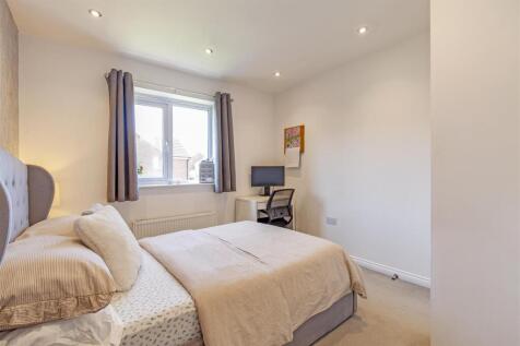 Bedroom 4-2.jpg
