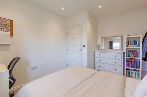 Bedroom 4-3.jpg