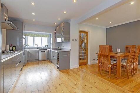 Open Plan living/dining/kitchen