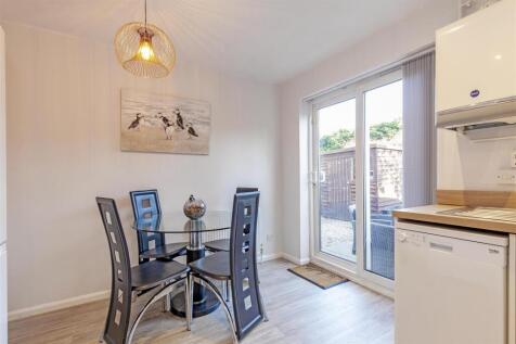 Superb Dining Kitchen