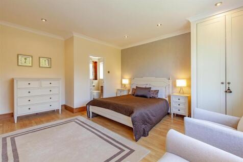 Bedroom 1-2.jpg