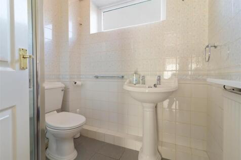 Fully Tiled Shower Room