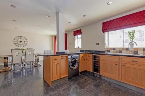 Kitchen-5.jpg
