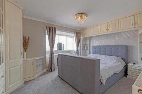 Bedroom 1-1.jpg