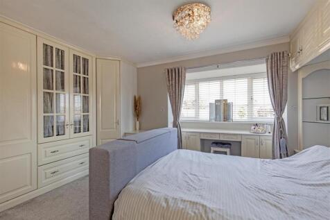 Bedroom 1-3.jpg