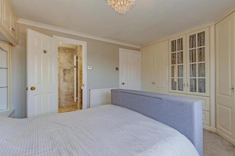 Bedroom 1-2.jpg