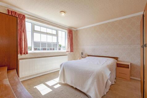 Bedroom 1-1.jpg