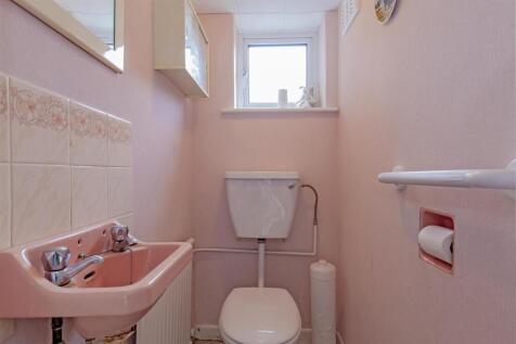 Cloakroom/WC