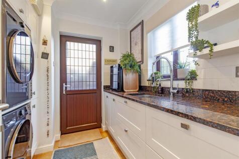 Utility Room-1.jpg