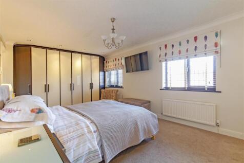 Bedroom 1-3.jpg