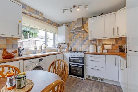 White Gloss Dining Kitchen