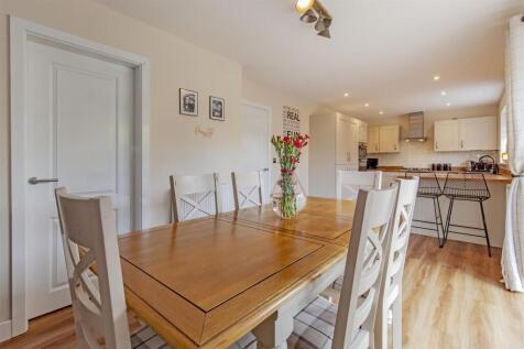 Superb Dining Kitchen