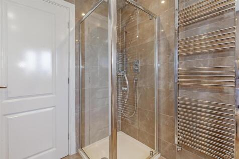 Exquisite Family Bathroom