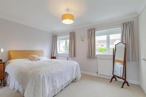 Bedroom 1-1.jpg