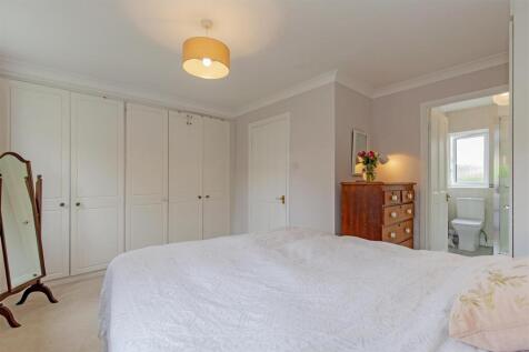 Bedroom 1-2.jpg
