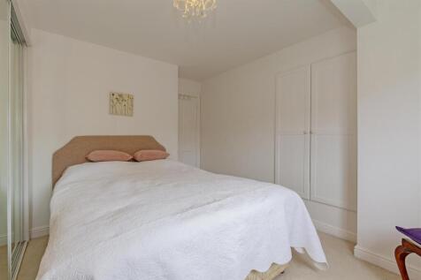 Bedroom 2-2.jpg