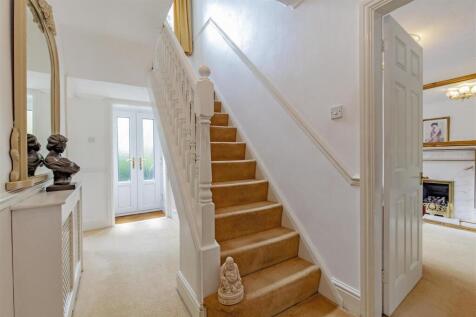 Entrance Hall-2.jpg