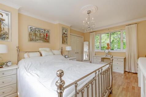 Bedroom 1-1.jpg